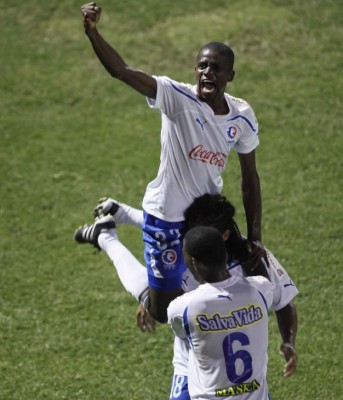 Luciano Emilio elije su 11 ideal con suplentes de lujo de su época en Honduras