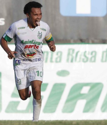 ¡Polémico! Afición porteña elige el 11 ideal histórico del Platense y desata los comentarios