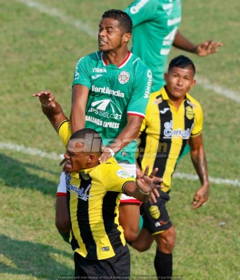 FOTOS: ¡Patadas, empujones, codazos y peleas que dejó el clásico sampedrano!