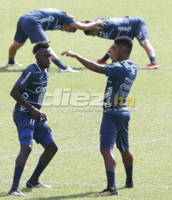 Honduras cerró su preparación con bromas, Costly de portero y un jugador pelón