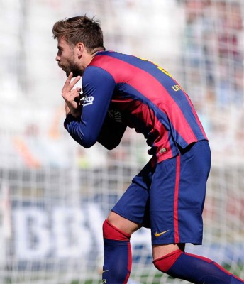 Barcelona demolió por 8 a 0 al Córdoba y se aferra al título .