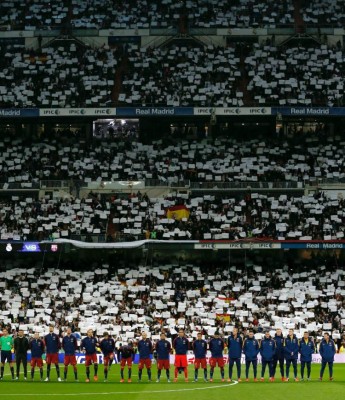 Emotivo homenaje a las víctimas de los atentados de París