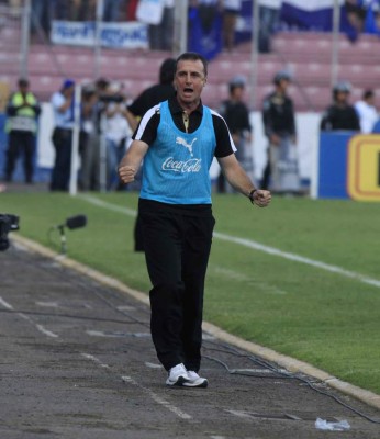 Héctor Vargas, el técnico más ganador de trofeos en la historia del fútbol de Honduras