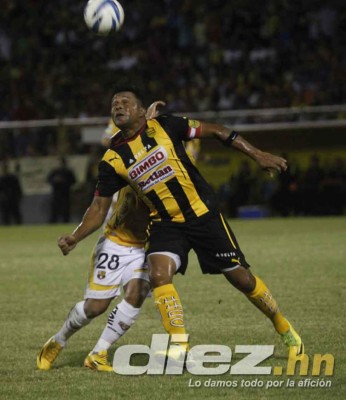 Inolvidable despedida de un ídolo Carlos Pavón