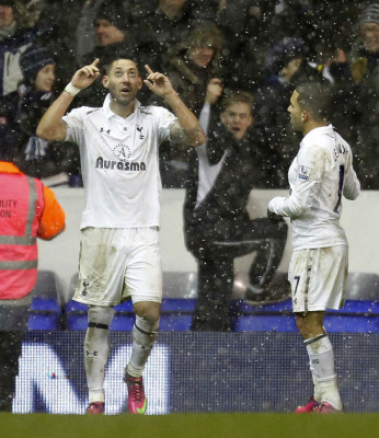 Tottenham empata de último minuto y rescata un punto entre la nieve.