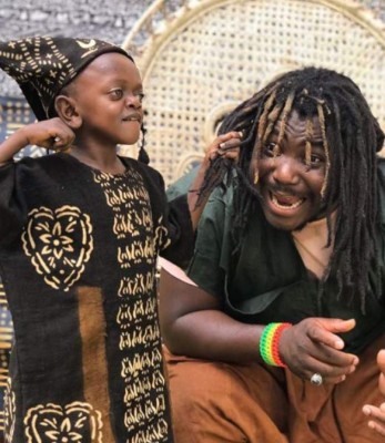 ¿Quién es? La historia detrás de 'Grand M', el hombrecito africano viral en las redes sociales