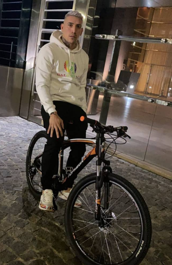 Intentó escapar de la Policía y dio positivo por cocaína: lo que encontraron en el interior de su Mercedes-Benz