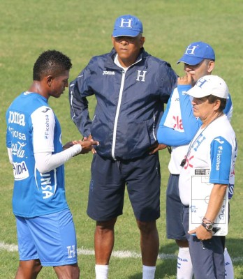 La felicidad de Costly al volver a poner la camisa de Honduras