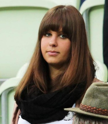 Las infartantes novias y esposas de 'El Clásico' Barcelona - Real Madrid