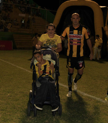 El día más feliz de Bryan Rosales.