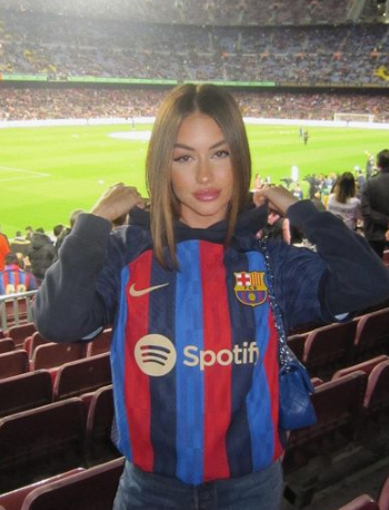 Estuvo en el clásico: la hermosa tiktoker y amiga de Neymar que estaría saliendo con crack del Barcelona