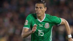 Moreno, que no ha participado en el entrenamiento, se ha sometido este miércoles a pruebas médicas que han detectado la citada lesión, ha informado la Real Sociedad en un comunicado.