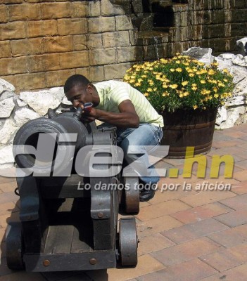 Las 10 fotos más locas de Edgar Álvarez fuera de las canchas