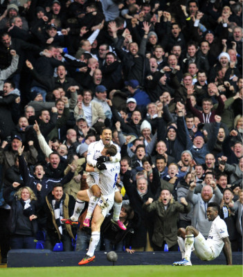 Tottenham se impone en el derby londinense.