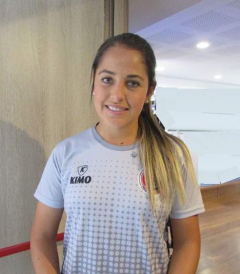 Lina Arciniegas, la hermosa compañera de equipo de la tica Melissa Herrera