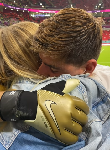 Quedó sorpresivamente eliminado del Mundial de Qatar y se marchó a una exótica isla con su preciosa prometida