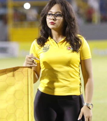 ¡BELLEZA! Las chicas más lindas que adornan el juego Real España-UPN