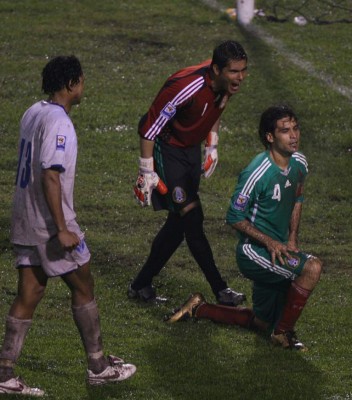 Las mejores fotos que han dejado los duelos Honduras-México