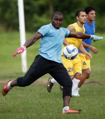 Aumenta el número de futbolistas que se han retirado en silencio en Honduras