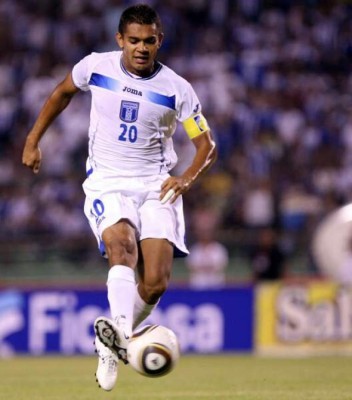 El controversial 11 ideal de la Selección de Honduras, según el cantautor Polache