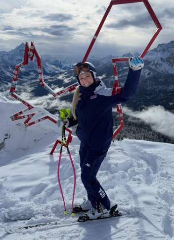 Drama en los Juegos Olímpicos: compitió con ligamentos rotos, sufre terrible caída y es retirada en helicóptero