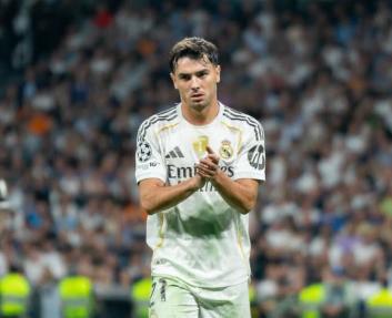 El camerino del Real Madrid está roto: revelan la lista de los futbolistas que quieren fuera a Xabi Alonso y los que lo apoyan