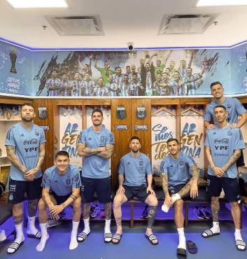 La selección se entrenó en Ezeiza. A la cancha el jueves saltarán en forma alternada todos los jugadores que ganaron el Mundial, dijo Scaloni.