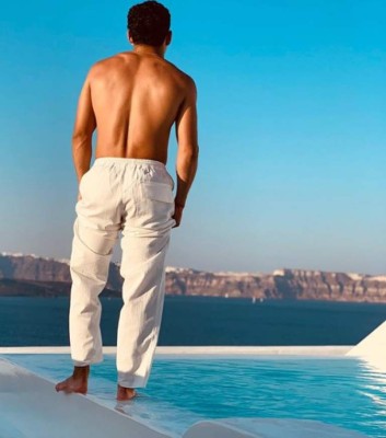 ¿Cómo es la vida de Teófimo López lejos del boxeo? Viajes de lujo, sus autos y su bella mujer