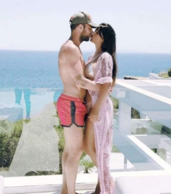 Daniella Semaan, la espectacular mujer de Cesc Fábregas y sus fotos 'subidas de tono'