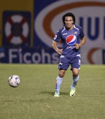 ¡CAMALEÓN! Rambo, el hondureño que con más equipos ha jugado en la historia