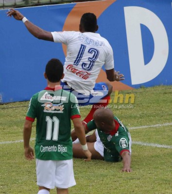 FOTOS: Entre cocinas, peleas, risas y golpes, Marathón hizo pedazos al Olimpia