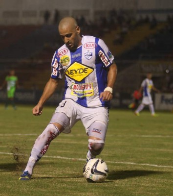 RUMORES Y FICHAJES: Welcome es legionario y Olimpia va por Montes