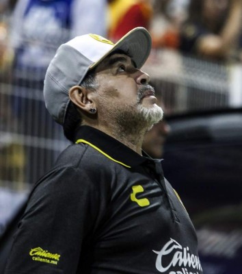 Los eufóricos festejos de Diego Maradona en su debut con Dorados de Sinaloa