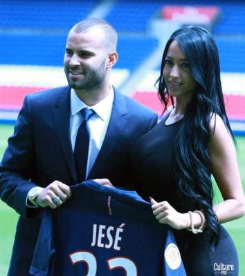 Fotos: Aurah Ruiz se robó las miradas en la presentación de su novio Jesé, fichaje del PSG