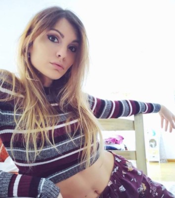 Así es Cristinini, la preciosa gamer que estaba siendo pretendida por Courtois en directo