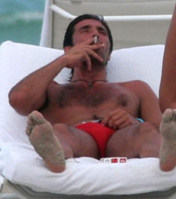 ¡Descuidados! Así han sido capturados estos famosos futbolistas mientras fumaban