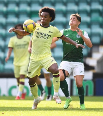 ¿Qué le pasó? William indigna a la afición del Arsenal por su sobrepeso, se burlan de él y lo comparan con Hazard