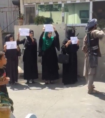 Dolorosa realidad en Kabul: así lucen las calles de la ciudad por el nuevo régimen talibán; las mujeres son borradas