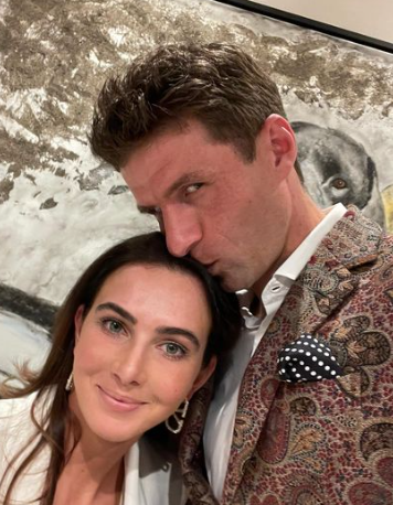 Las novias de Neymar y Hakimi son unas muñecas: así son las parejas de los cracks del PSG y Bayern Múnich que agitan las redes