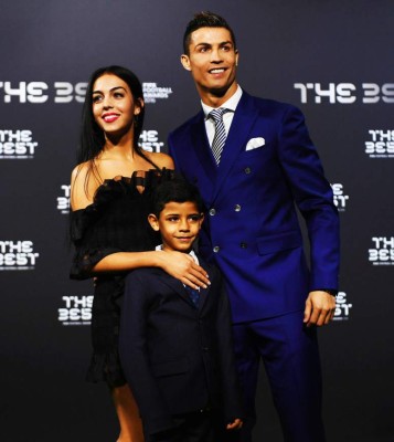 Cristiano Ronaldo y su novia Georgina Rodriguez deslumbran en premios The Best