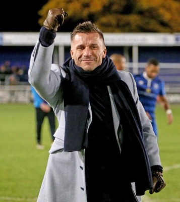 Millonario compra equipo inglés, echa a todo el plantel y contrató 15 jugadores nuevos