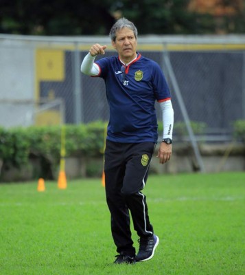 MERCADO: Real España busca defensor, Marathón y Juticalpa fichan delanteros