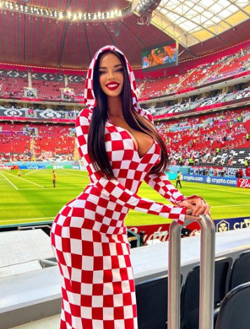 Así es la infartante modelo croata que desafía las normas de Qatar en el Mundial: ‘‘Esto es un desastre’’