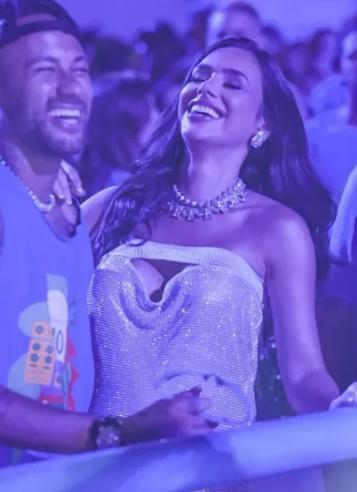 “¡Estoy de vuelta!”: Neymar y su novia brillaron en el carnaval de Río 2025; los jugadores que llevó el brasileño