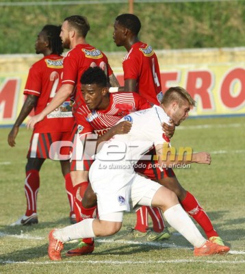 El pleito en el Excélsior y las fotos que no viste en TV de la Fecha 15