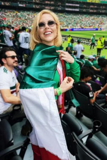 Cautiva a todos con su belleza en el Mundial e ilusiona a la afición de México
