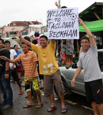 David Beckham reparte sonrisas entre los niños de Filipinas