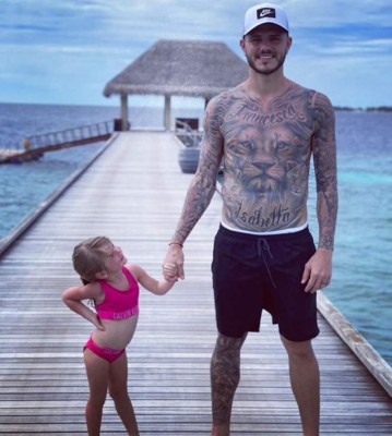 Wanda Nara luce su cuerpazo en las vacaciones navideñas con Icardi en las Maldivas