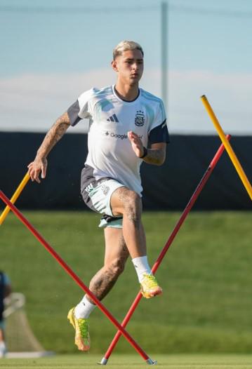 Scaloni lo llamó, solo tiene 16 años y debutaría contra Honduras en Texas