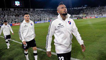 La decisión de Conmebol con Colo Colo, el mensaje de FIFA y la reacción de Vidal ¿Cuántos muertos hay tras la tragedia?